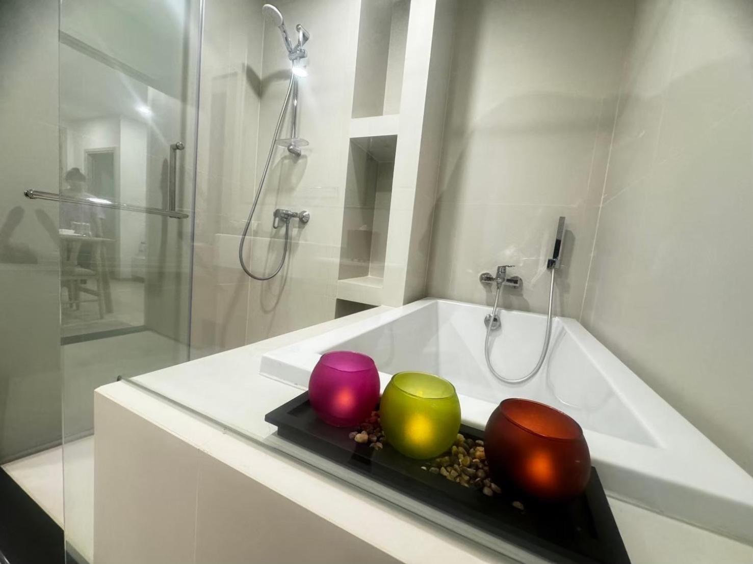 Ekamai 2 Bed Room Bangkok Exteriör bild